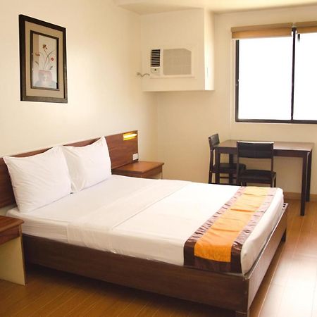 M Suites Hotel Makati City Ngoại thất bức ảnh