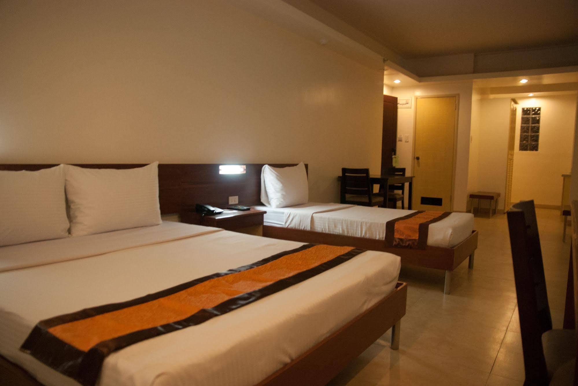 M Suites Hotel Makati City Ngoại thất bức ảnh