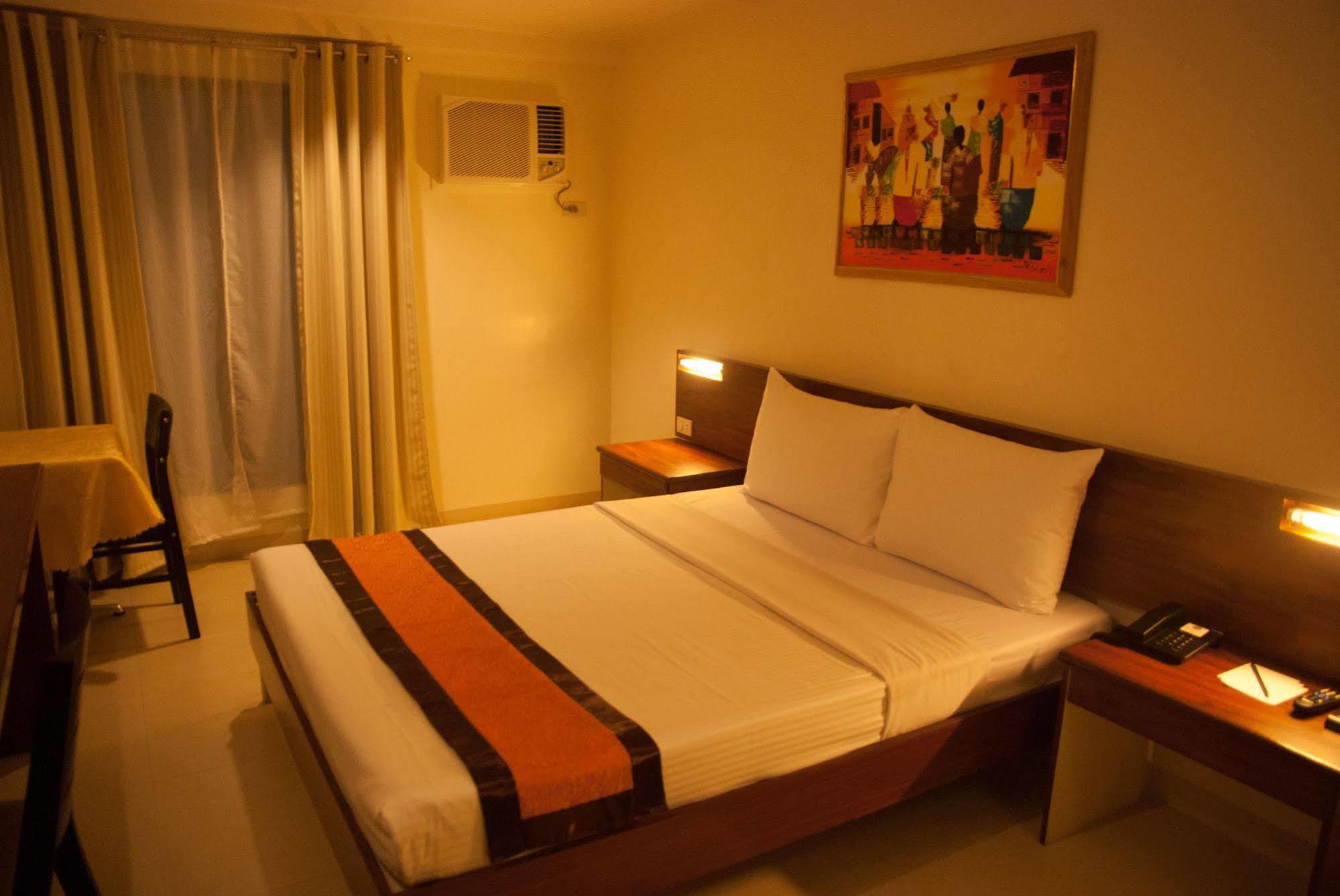 M Suites Hotel Makati City Ngoại thất bức ảnh